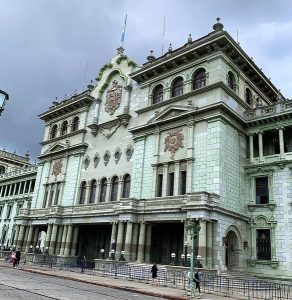 「🇬🇹グァテマラシティの国立文化宮殿」
